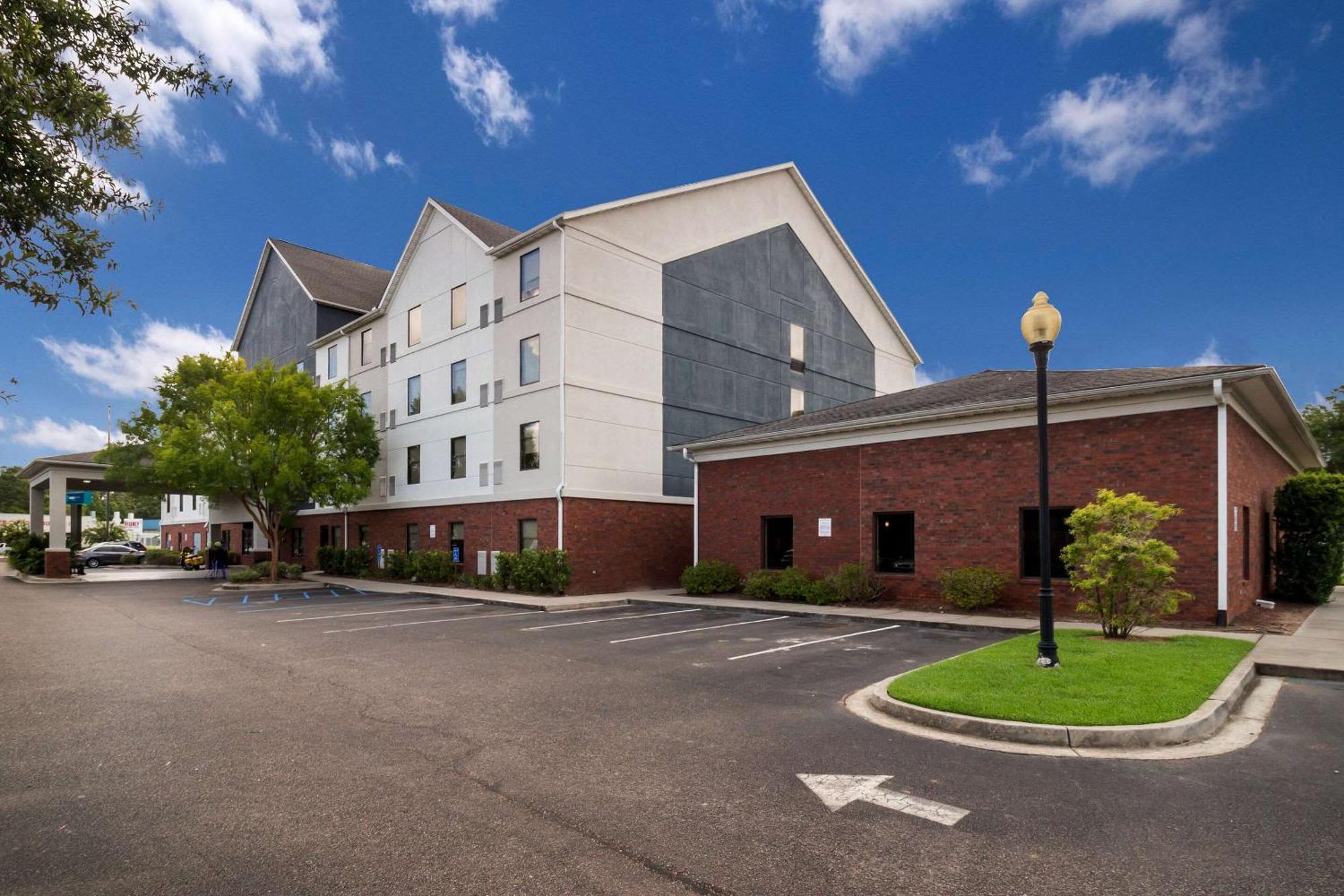 Clarion Pointe Charleston - West Ashley Hotel Exterior foto