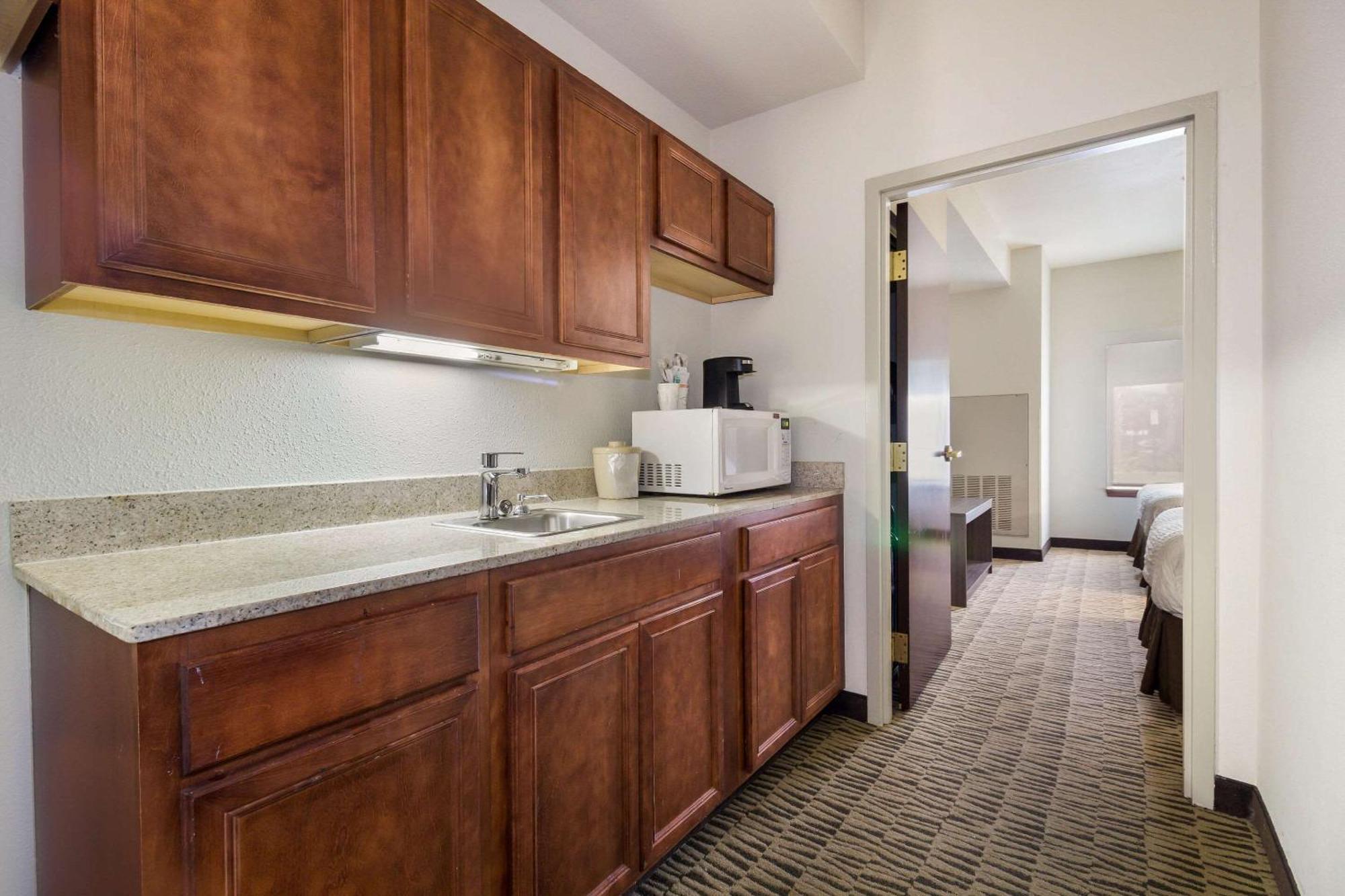 Clarion Pointe Charleston - West Ashley Hotel Exterior foto